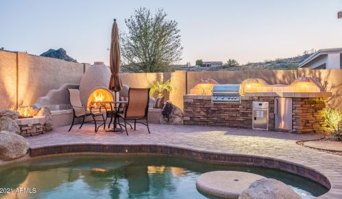 27417 60 Ln, Phoenix AZ 85035-4824 exterior