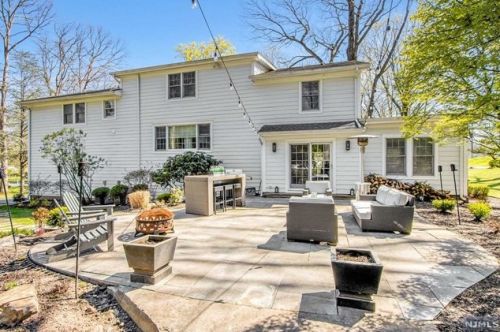 58 Donnybrook Dr, Demarest, NJ 07627-1005