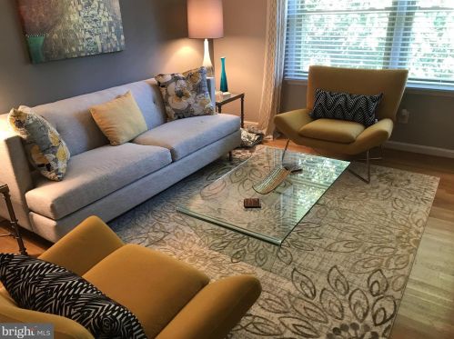 822 Loxford Ter, Silver Spring, MD 20901-1123