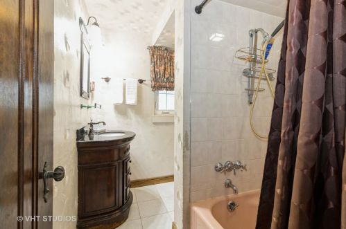 2605 Dougall Rd, Joliet IL 60433-1646 exterior