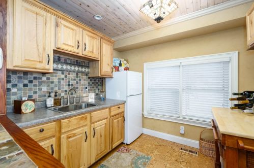 790 Eagle Lk Dr, Kalamazoo MI 49009-9612 exterior