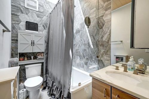 2513 10th St, Austin TX 78703-3334 exterior