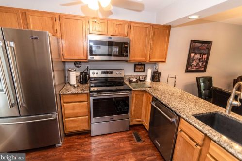 402 Derry Dr, Chester PA 19014-1251 exterior