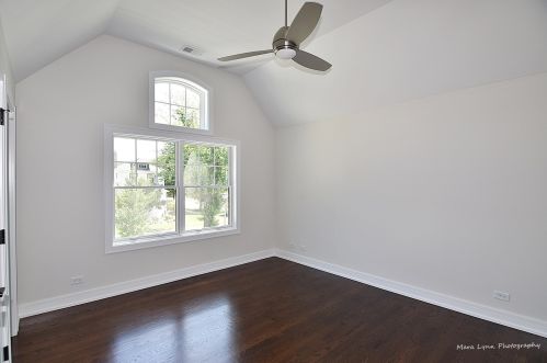 385 Berkley Ave, Elmhurst IL 60126-3167 exterior