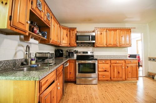 11 Pne St, Danvers MA 01923-2636 exterior