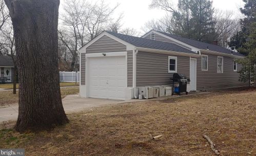 205 Davis Rd, Runnemede NJ 08078-1816 exterior