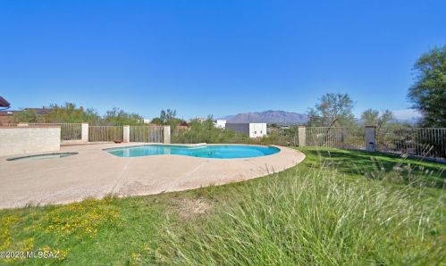 4670 Paseo De Los Cerritos, Tucson AZ 85745-9552 exterior