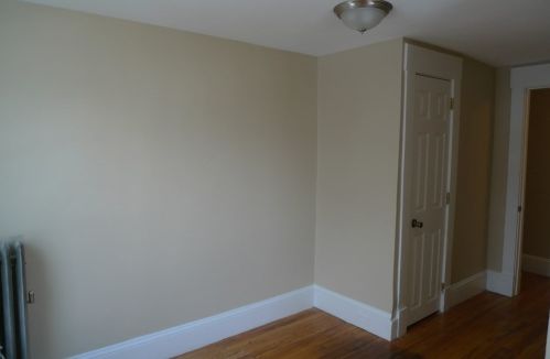 202 Dunmoreland St, Springfield MA 01109-3219 exterior