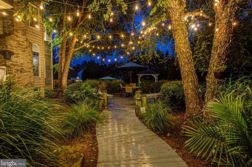 13606 Mt Prospect Dr, Rockville MD 20850-3510 exterior