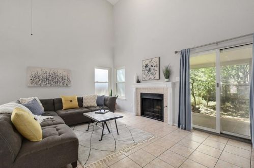 4009 Alexandria Dr, Austin TX 78749-3936 exterior