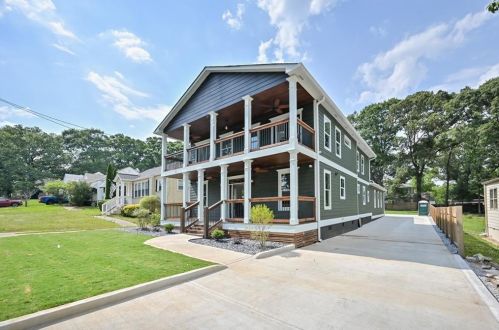 1477 Mercer Ave, Atlanta GA  30337-1515 exterior