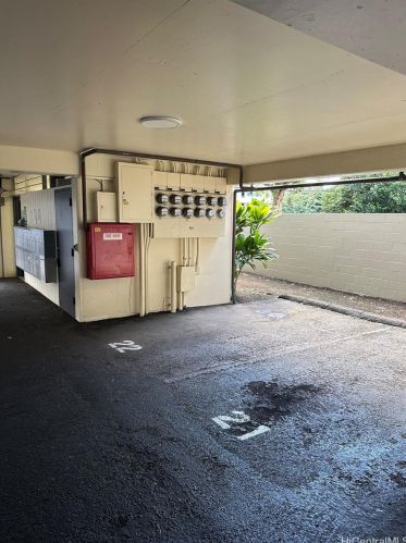 1442 Kewalo St, Honolulu HI 96822-4177 exterior