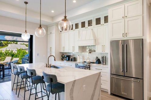 787 110th Ave, Naples, FL 34108-1819