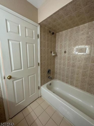 671 Hunterdon St, Newark NJ  07108-1836 exterior