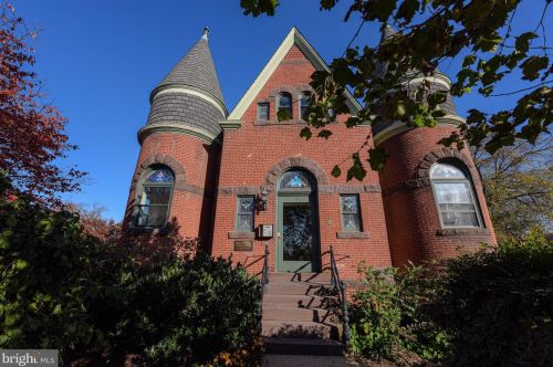 350 9th St, Washington DC  20003-2100 exterior