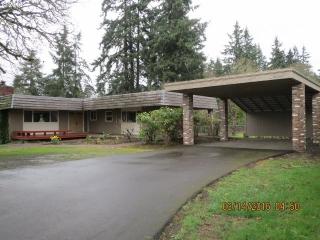 1355 Fir Acres Dr, Eugene OR  97401-1812 exterior