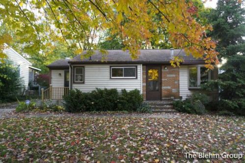 2936 Highgate Ave, Wyoming, MI