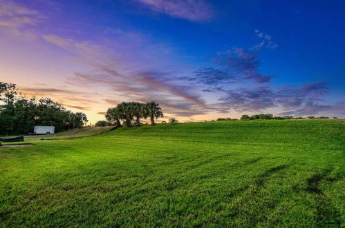 386 Dalton Cir, Fort Pierce FL 34953-5850 exterior