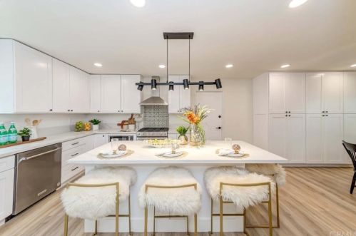 2017 Las Lanas Ln, Fullerton CA  92833-1706 exterior