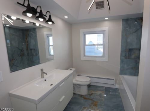 1045 Hunterdon St, Newark NJ  07112-2412 exterior