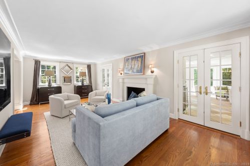 38 Pequot Trl, Westport CT 06880-2930 exterior