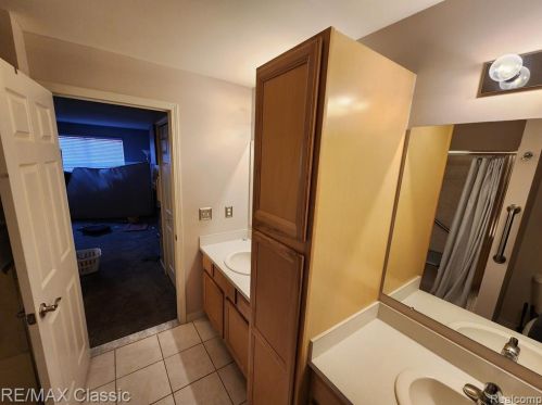 22105 Alexa Dr, Walled Lake MI  48390-5842 exterior