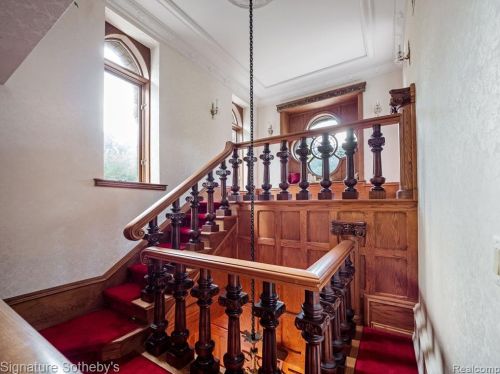 2009 Victoria Hl, Rochester MI exterior