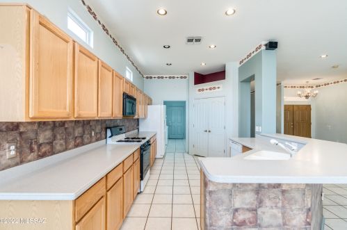 306 Continental Vis Pl, Green Valley AZ 85614-1457 exterior