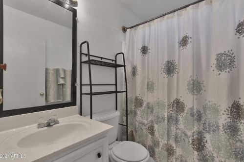 1097 Swan Dr, Chandler AZ 85286-7543 exterior