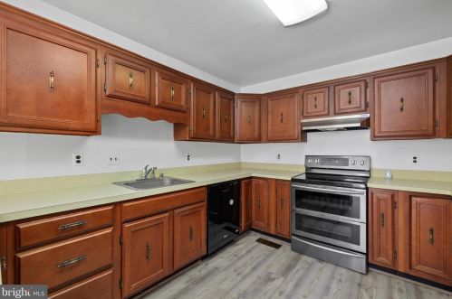 7902 Ashton St, Alexandria VA 22309-1341 exterior