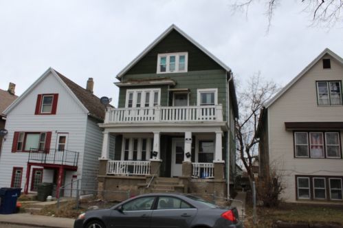 2430 5th Pl, Milwaukee WI  53207-1423 exterior