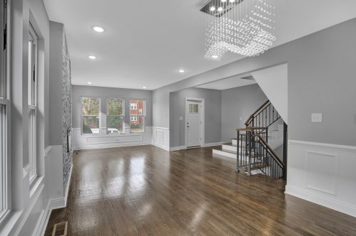 7351 Michigan Ave, Chicago IL 60619-5603 exterior