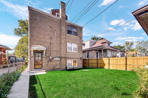 3230 66th St, Chicago IL 60629-5609 exterior