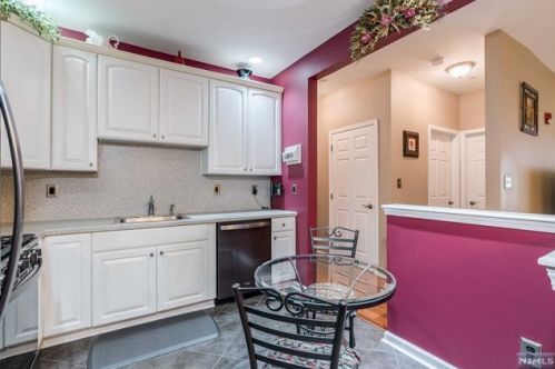 141 Barrister Dr, Kinnelon NJ 07405-3243 exterior