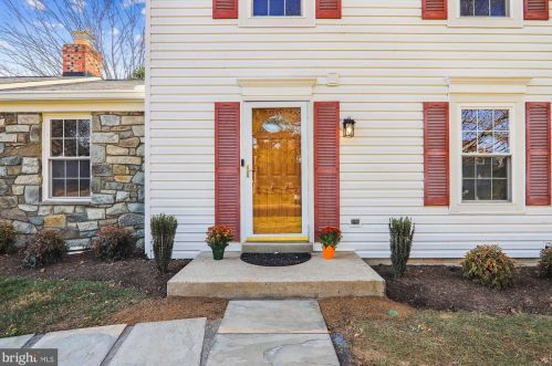 15829 Buena Vista Dr, Rockville MD  20855-2659 exterior