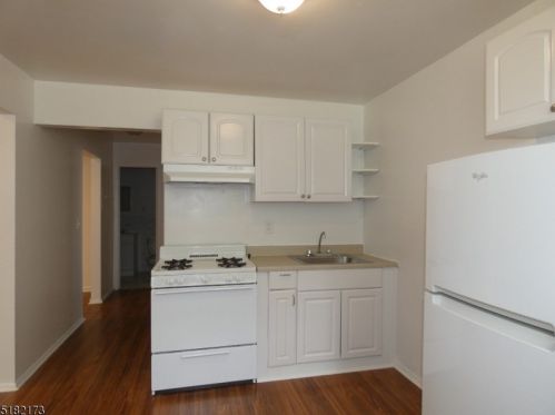 454 College Dr, Edison NJ  08817-5950 exterior