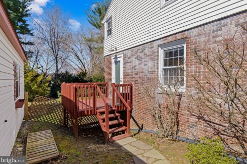 251 Primrose Ave, Lancaster PA  17601-3820 exterior