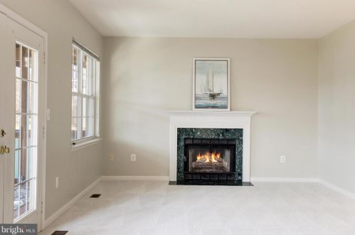 43195 Parkers Rdg Dr, Leesburg VA 20176-5132 exterior