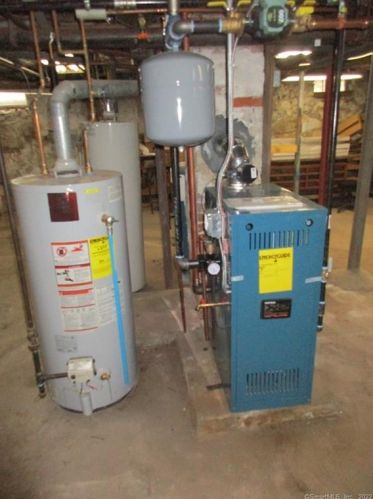 382 Prospect St, Torrington CT 06790-6330 exterior