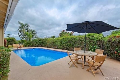 1588 Piikea St, Honolulu, HI 96818-1841