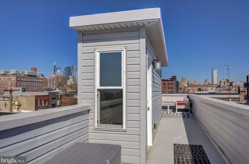 934 Ellsworth St, Philadelphia PA 19146-3010 exterior