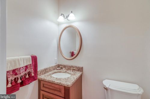 124 Bainbridge St, Philadelphia PA 19147-1866 exterior