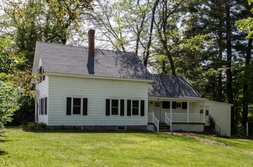 36 Charles St, Concord NH  03303-1528 exterior