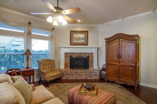 7203 Abrams Pl Ct, Dallas TX 75231 exterior