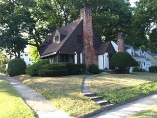 36 Lakeview Ave, New Haven, CT 06516-1027