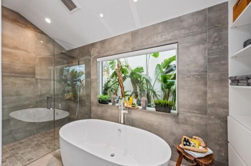 743 Reef Pt Cir, Naples FL 34108-8705 exterior