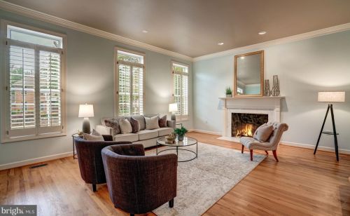 7621 Laurel Leaf Dr, Rockville MD 20854-1768 exterior