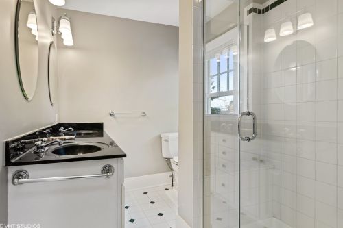 209 Lk Ct, Bull Valley IL 60014-5203 exterior