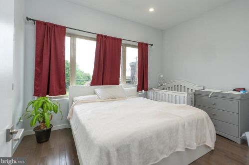 1405 8th St, Philadelphia PA 19122-3501 exterior