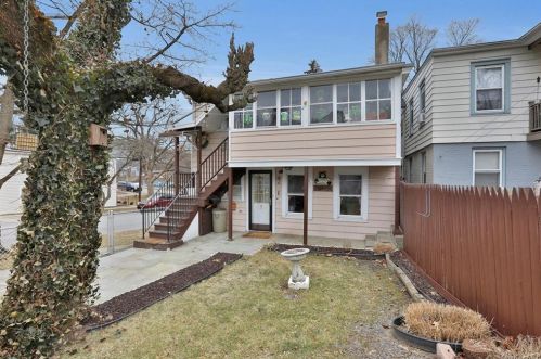 49 Delafield St, Poughkeepsie NY 12601-1708 exterior